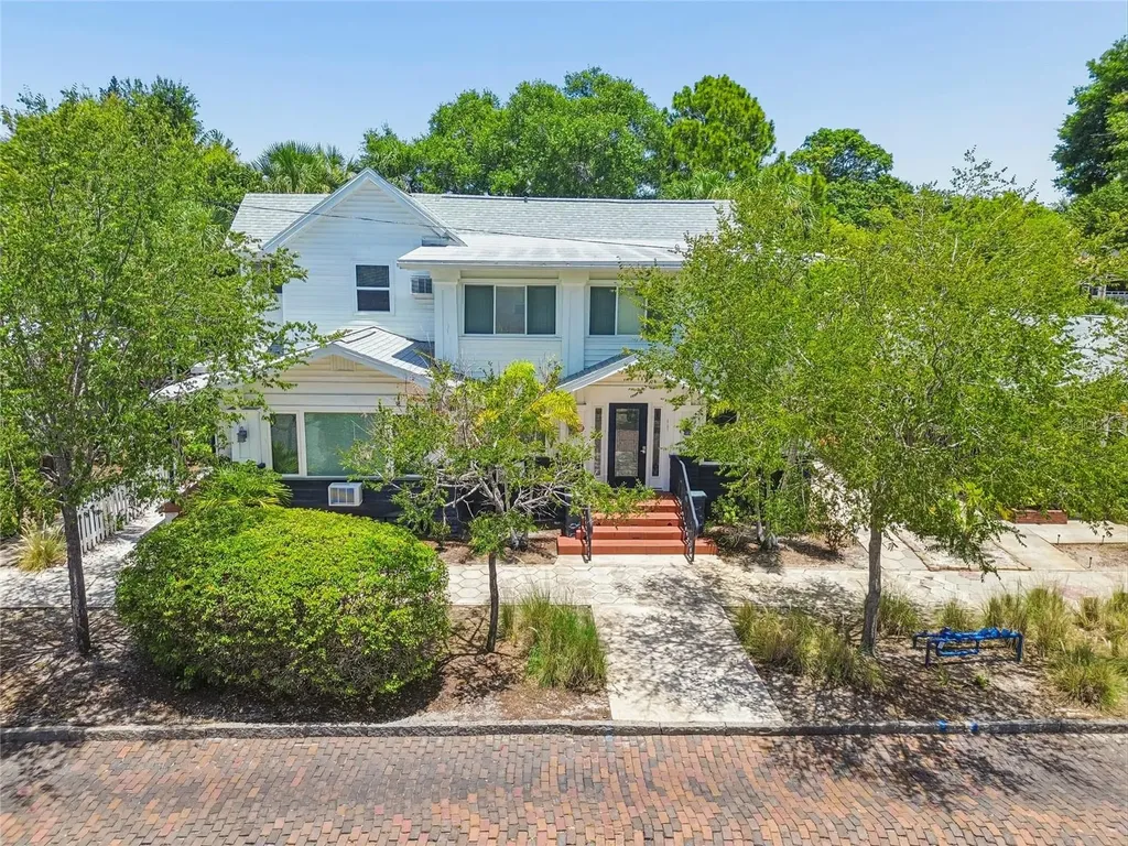 255 6th Avenue N St Petersburg FL 33701