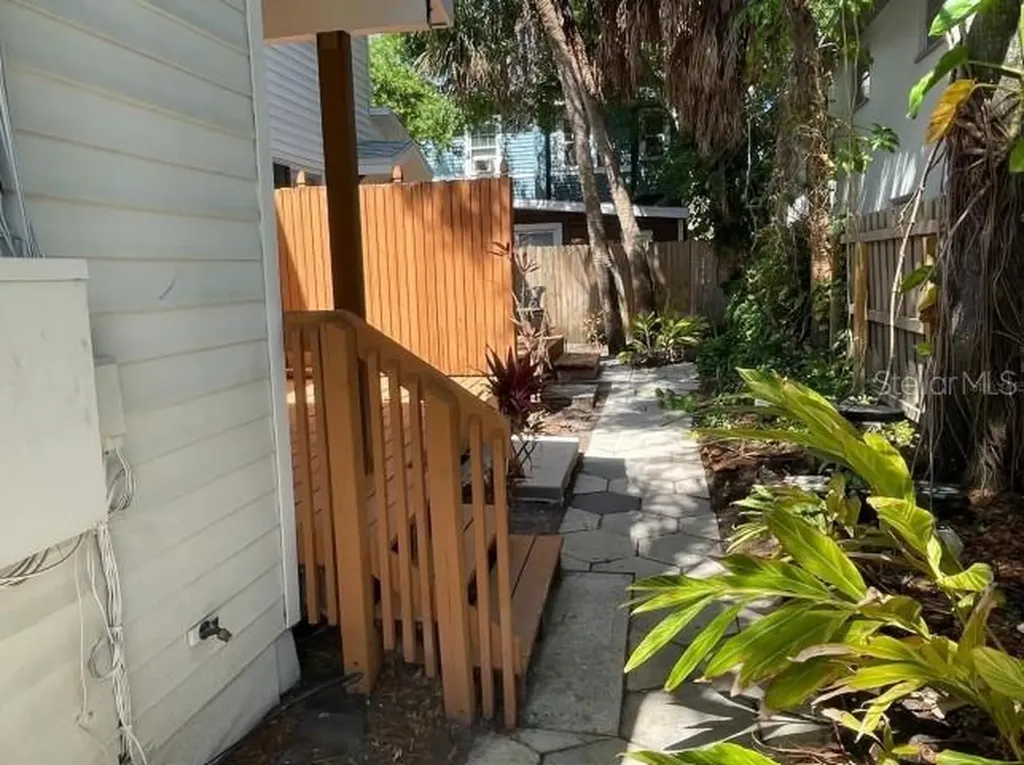 255 6th Avenue N St Petersburg FL 33701