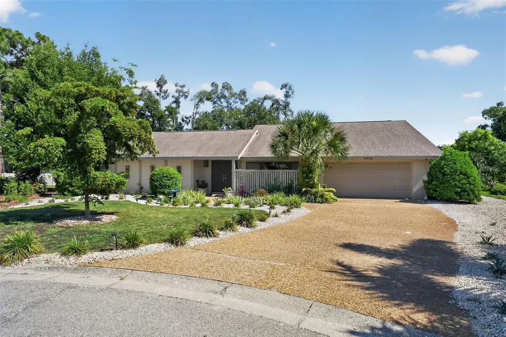 3935 Country View Lane Sarasota FL 34233