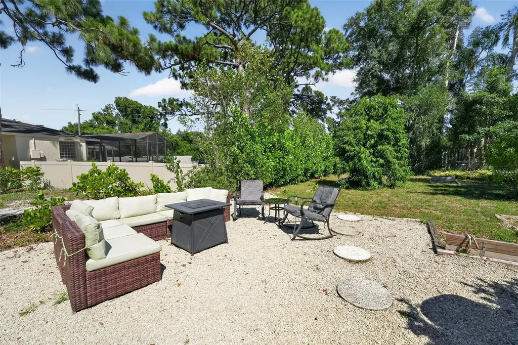 3935 Country View Lane Sarasota FL 34233