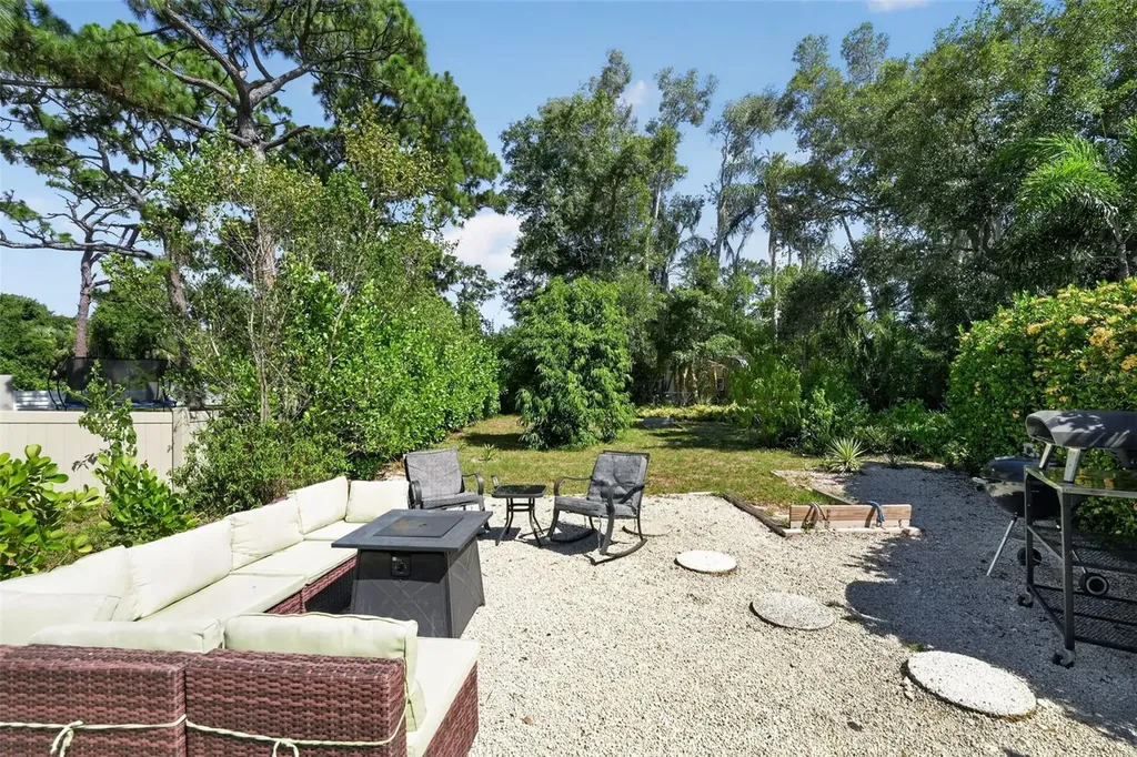 3935 Country View Lane Sarasota FL 34233