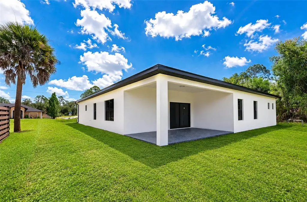 2681 Woodward Avenue North Port FL 34286