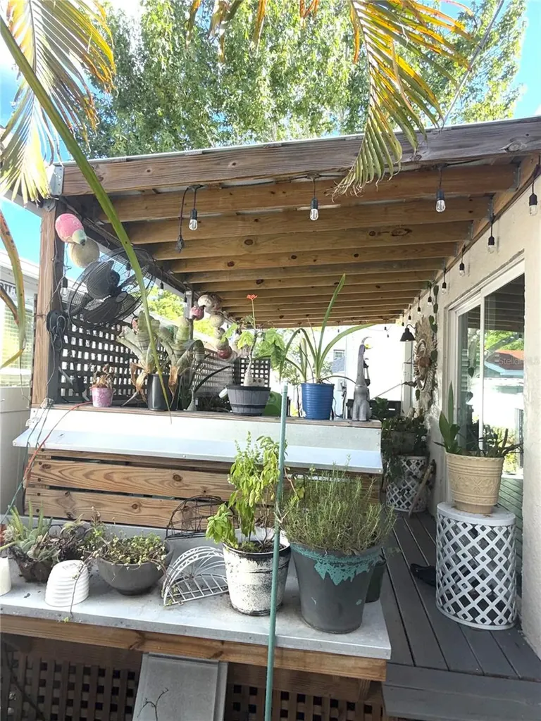 2623 14th Avenue N St Petersburg FL 33713