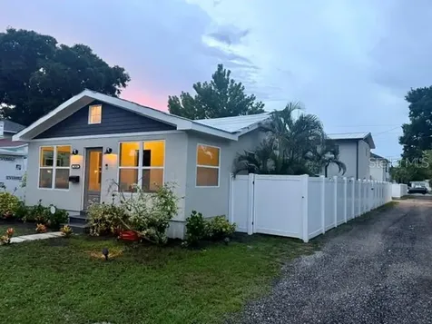2623 14th Avenue N St Petersburg FL 33713