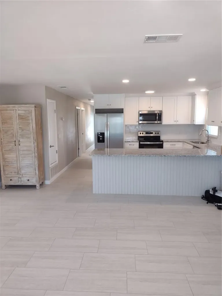 830 E 18th Avenue New Smyrna Beach FL 32169