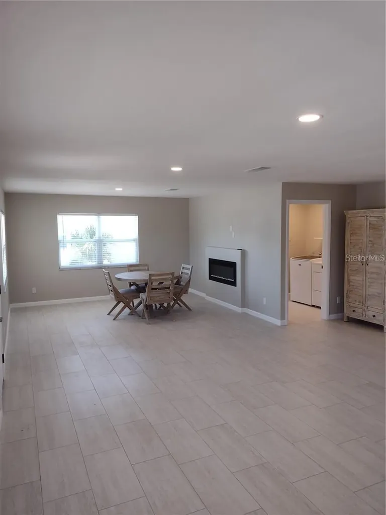 830 E 18th Avenue New Smyrna Beach FL 32169