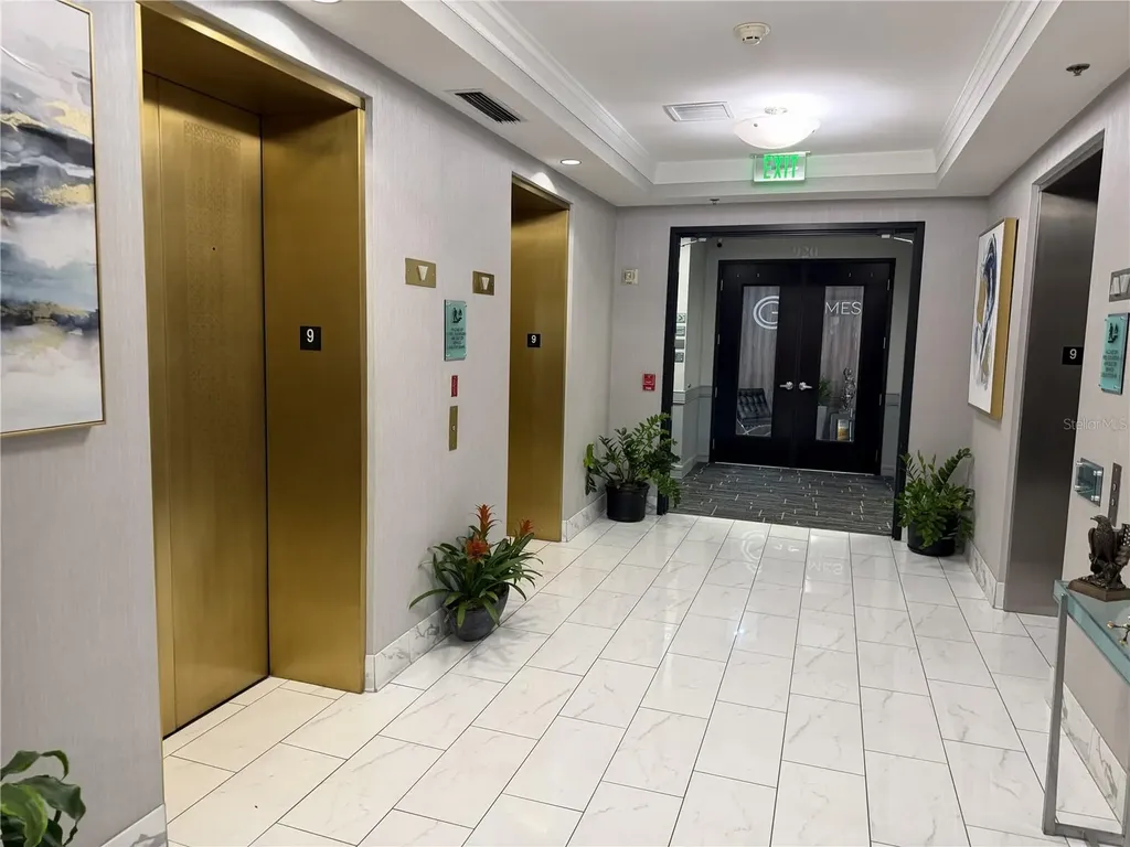 50 Central Avenue Sarasota FL 34236