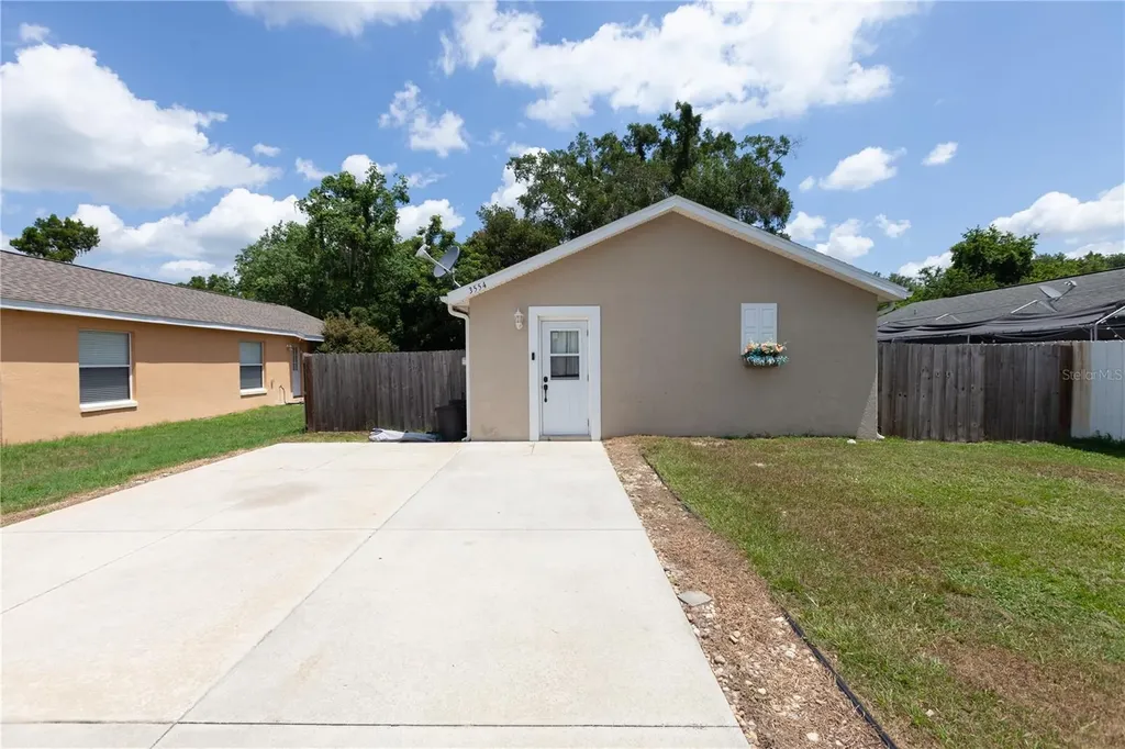 3554 County Road 230c Wildwood FL 34785