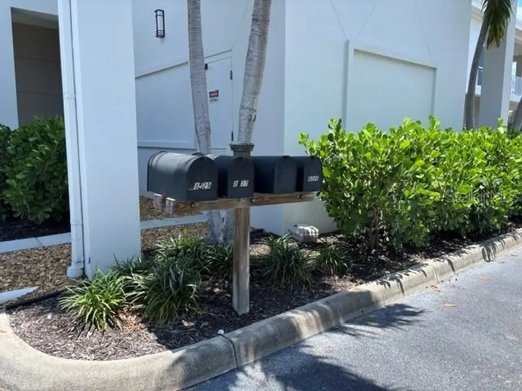 8245-8249 S Vicela Drive N Sarasota FL 34240