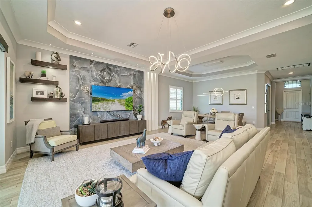 5731 Cheech Glen Bradenton FL 34211
