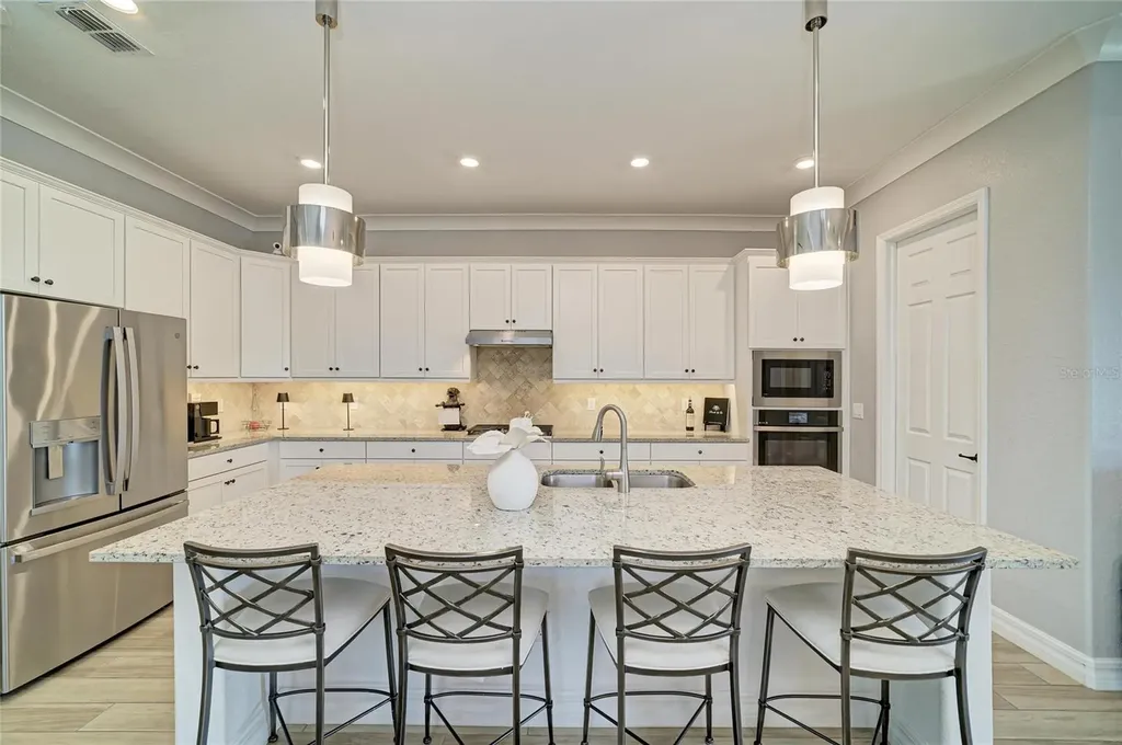 5731 Cheech Glen Bradenton FL 34211