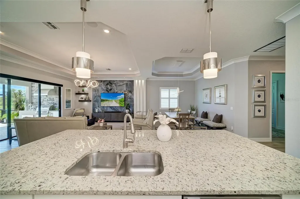 5731 Cheech Glen Bradenton FL 34211