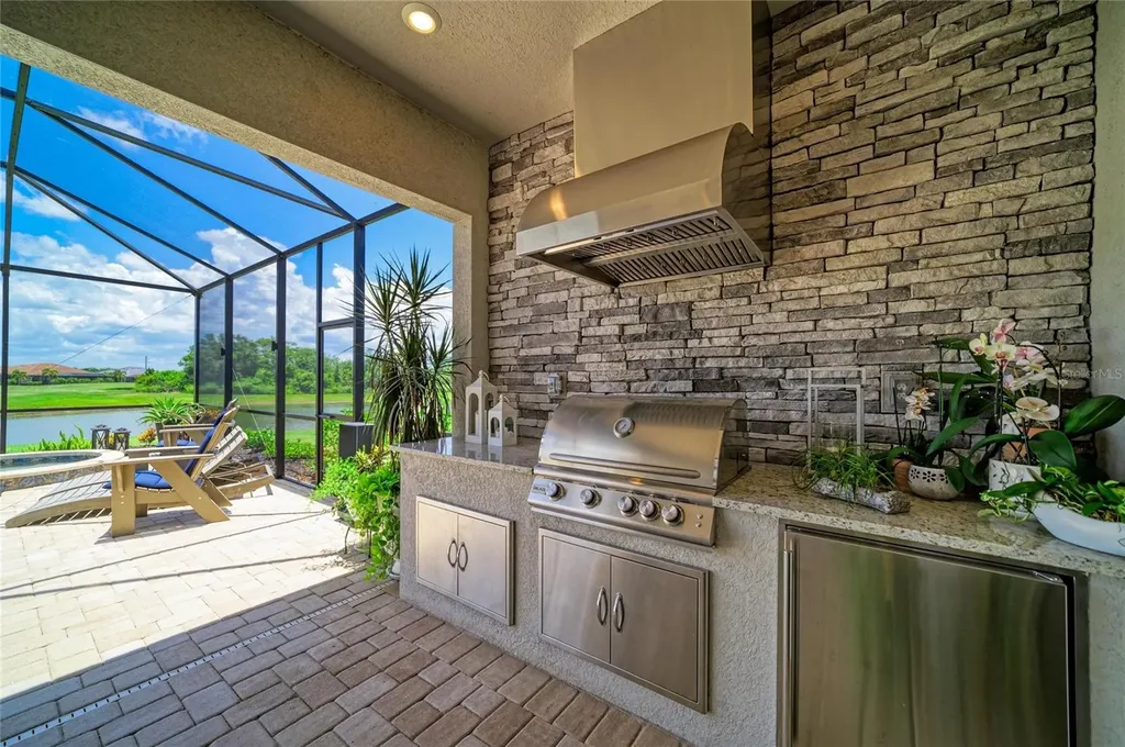 5731 Cheech Glen Bradenton FL 34211