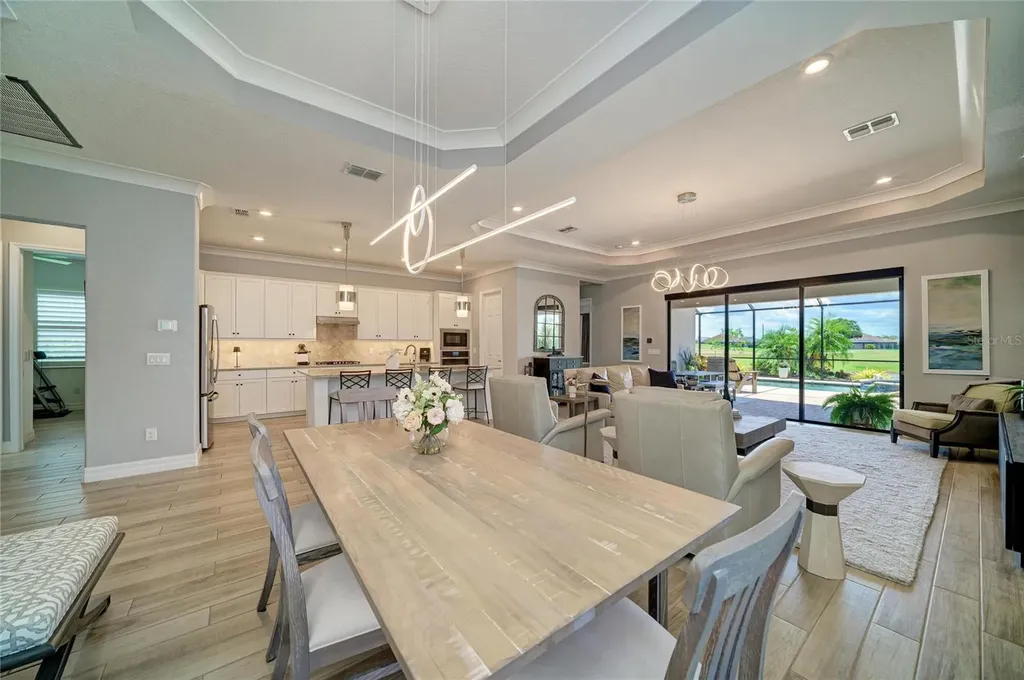 5731 Cheech Glen Bradenton FL 34211