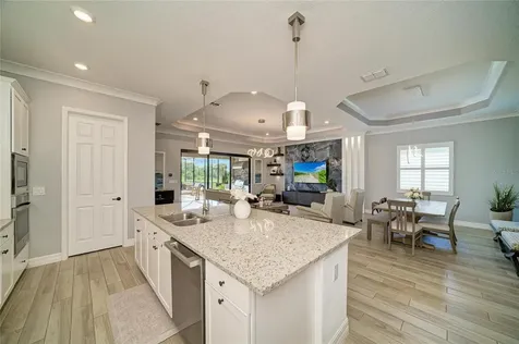 5731 Cheech Glen Bradenton FL 34211