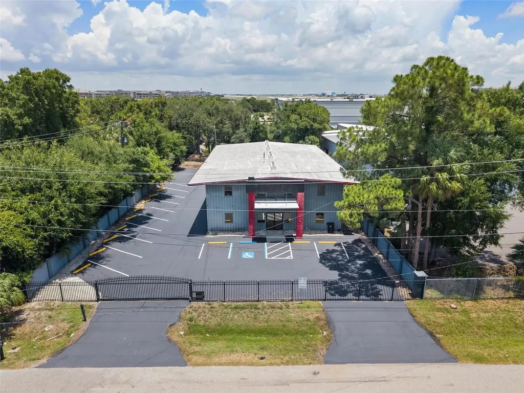 5021 W Nassau Street Tampa FL 33607