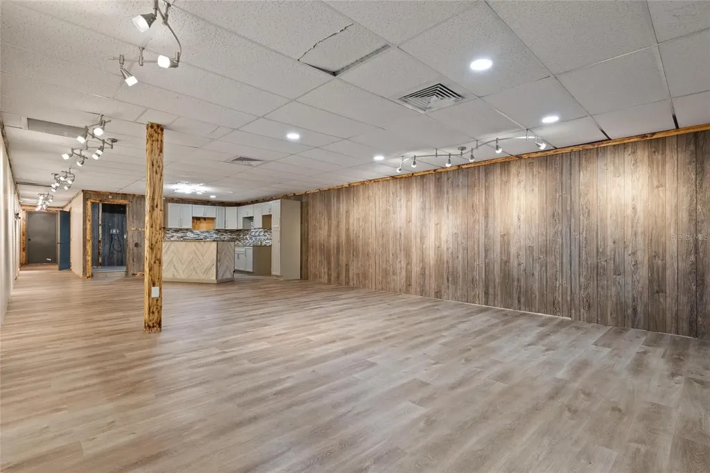 5021 W Nassau Street Tampa FL 33607