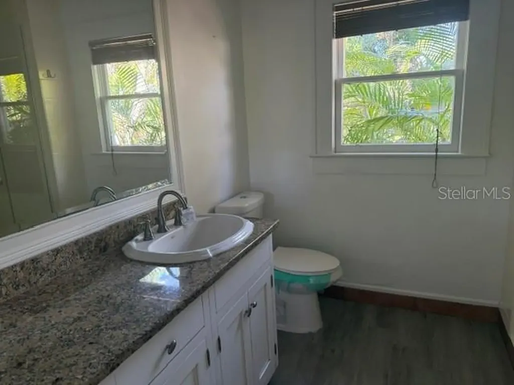 617 Siesta Drive Sarasota FL 34242