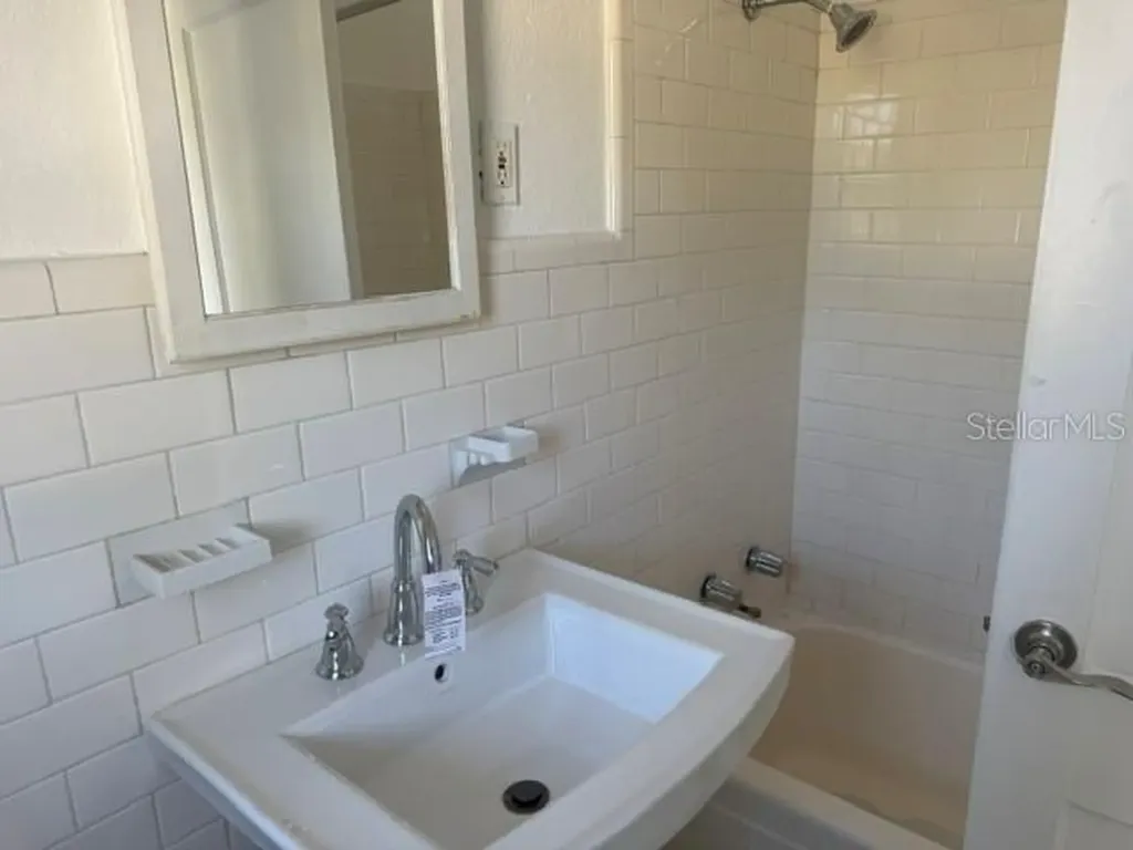 617 Siesta Drive Sarasota FL 34242