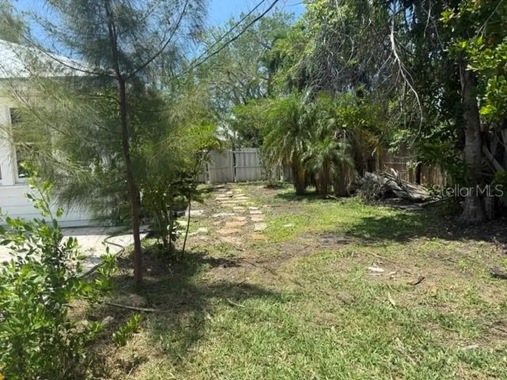 617 Siesta Drive Sarasota FL 34242