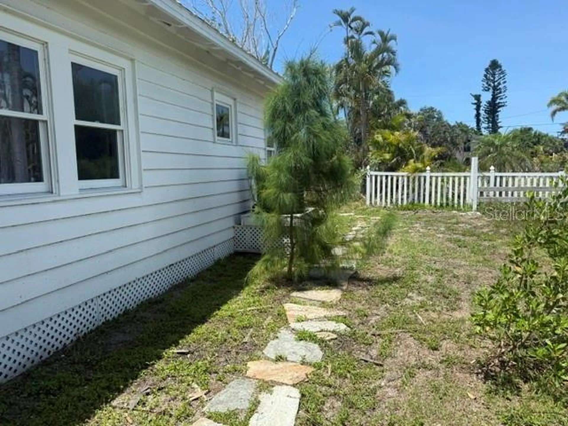 617 Siesta Drive Sarasota FL 34242