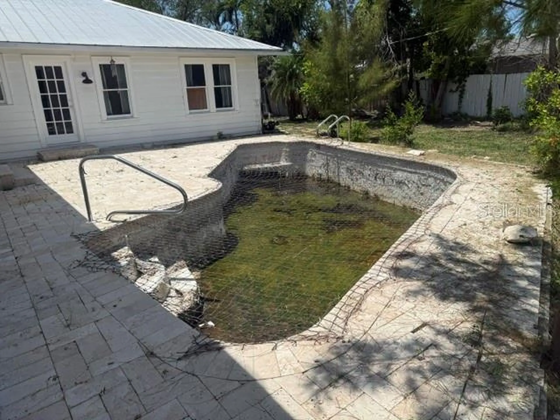 617 Siesta Drive Sarasota FL 34242