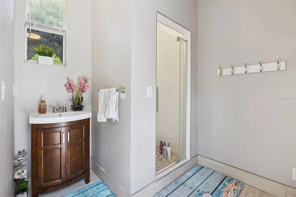 1603 Johns Cove Lane Oakland FL 34787