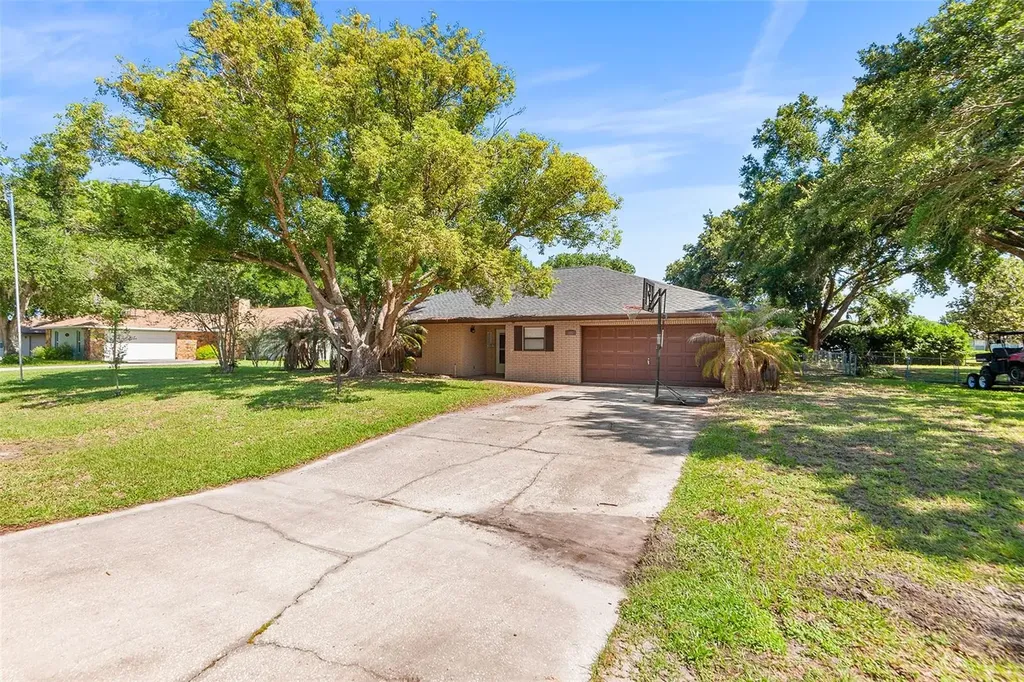 905 Van Drive Auburndale FL 33823
