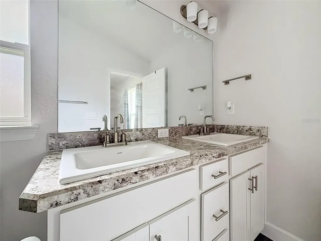 187 NW 45th Loop Ocala FL 34475