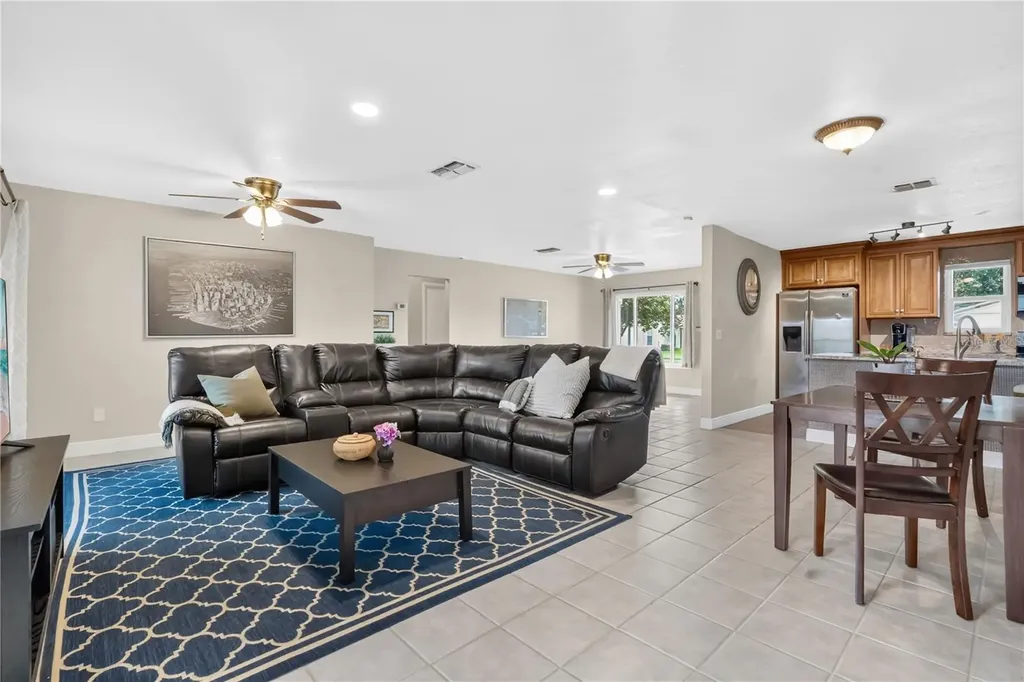10137 Mason Dixon Circle Orlando FL 32821