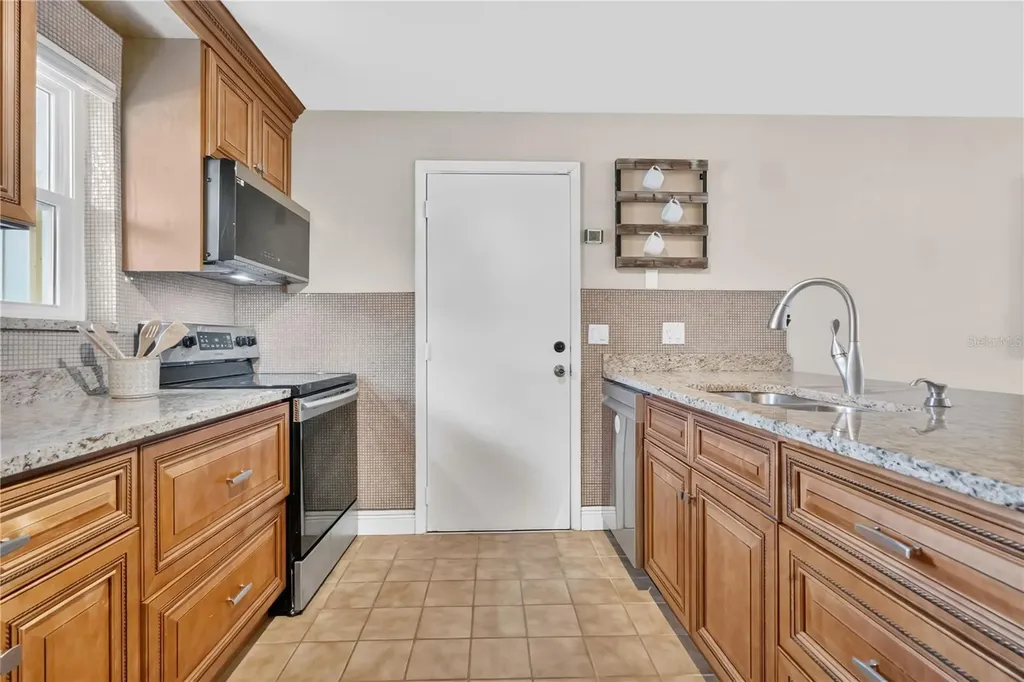 10137 Mason Dixon Circle Orlando FL 32821