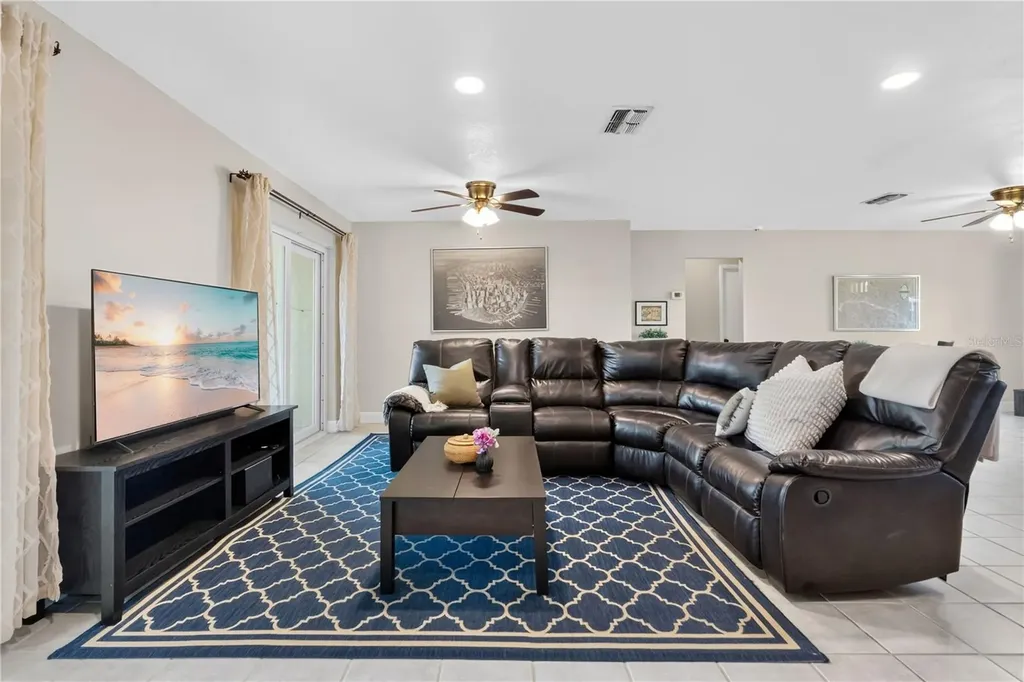 10137 Mason Dixon Circle Orlando FL 32821