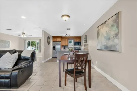 10137 Mason Dixon Circle Orlando FL 32821
