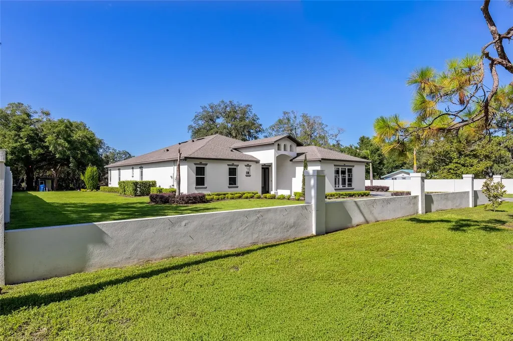 1924 Hill Drive Apopka FL 32703