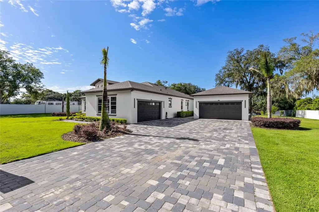 1924 Hill Drive Apopka FL 32703