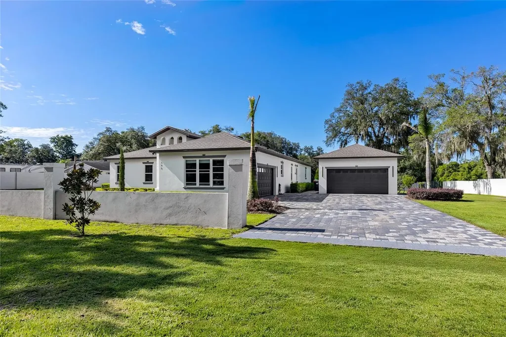 1924 Hill Drive Apopka FL 32703