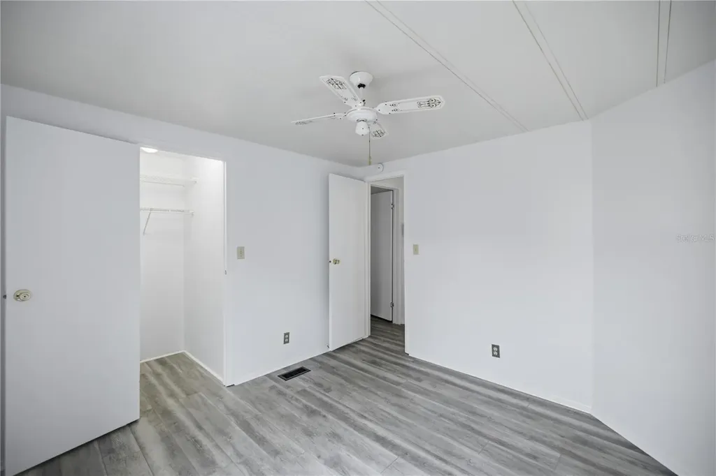 728 Truman Avenue Lady Lake FL 32159