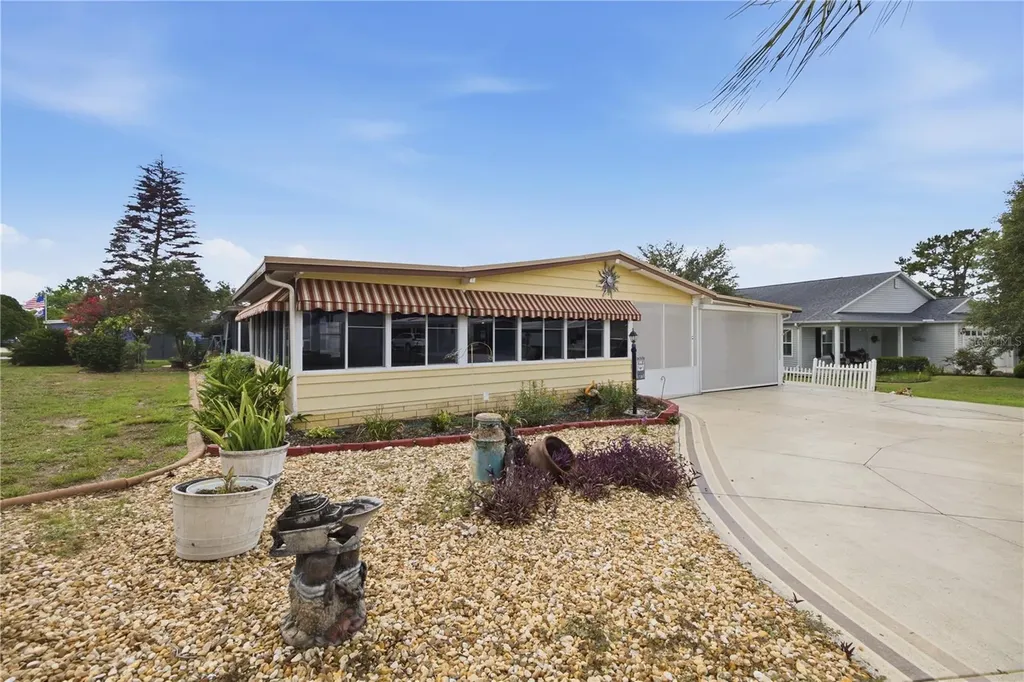 728 Truman Avenue Lady Lake FL 32159