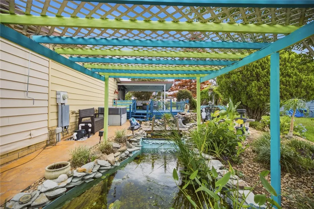 728 Truman Avenue Lady Lake FL 32159