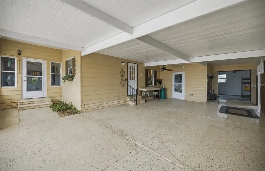 728 Truman Avenue Lady Lake FL 32159