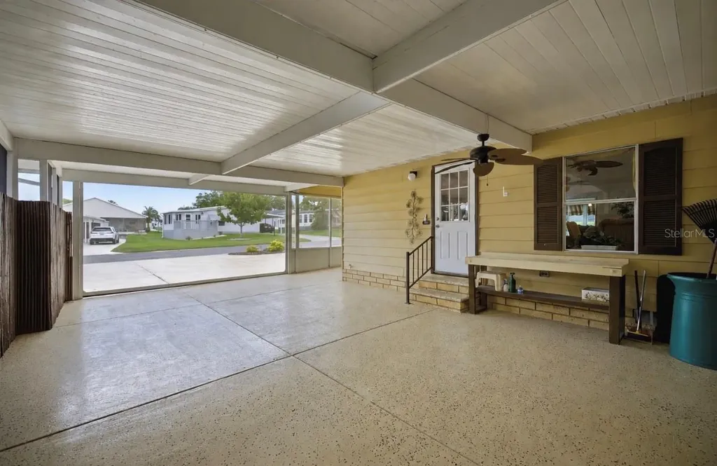 728 Truman Avenue Lady Lake FL 32159