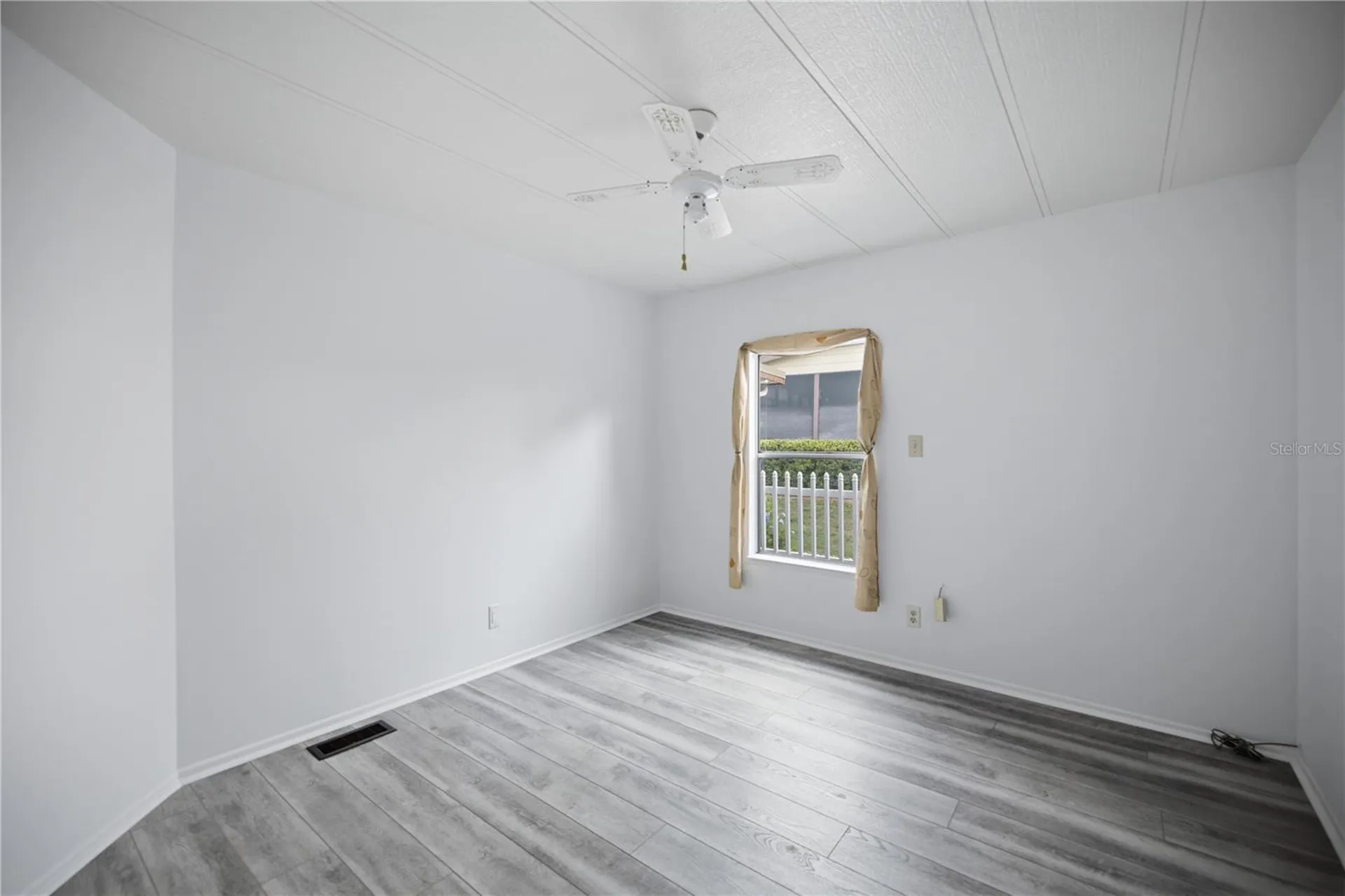 728 Truman Avenue Lady Lake FL 32159