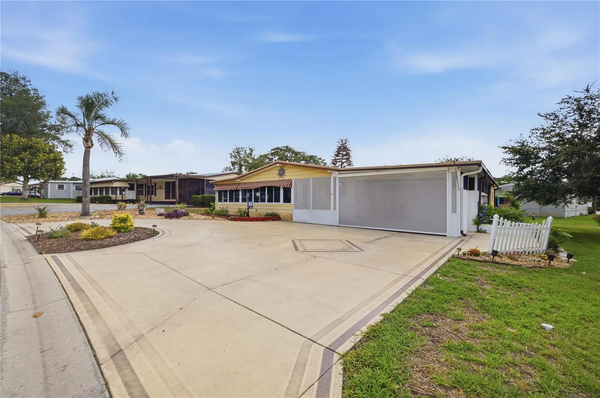 728 Truman Avenue Lady Lake FL 32159