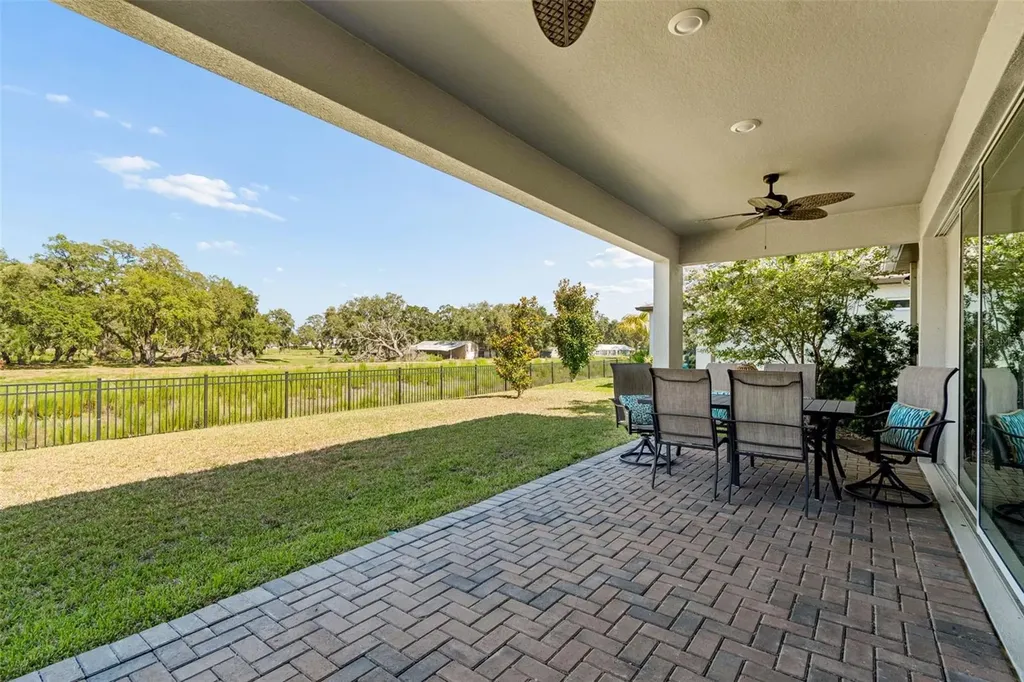 6390 Bradford Woods Drive Zephyrhills FL 33542