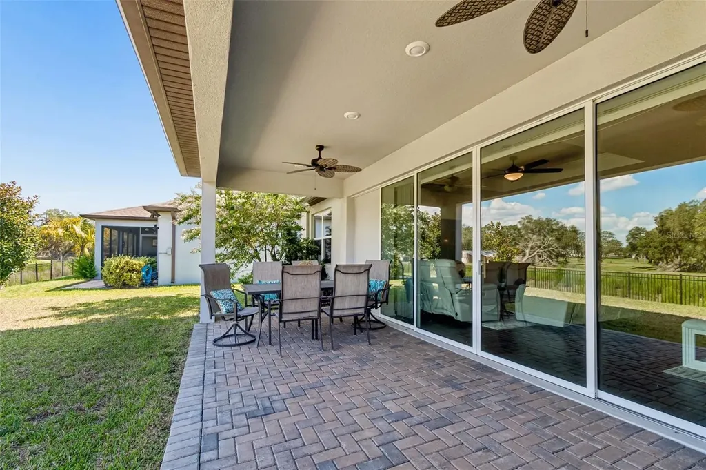 6390 Bradford Woods Drive Zephyrhills FL 33542