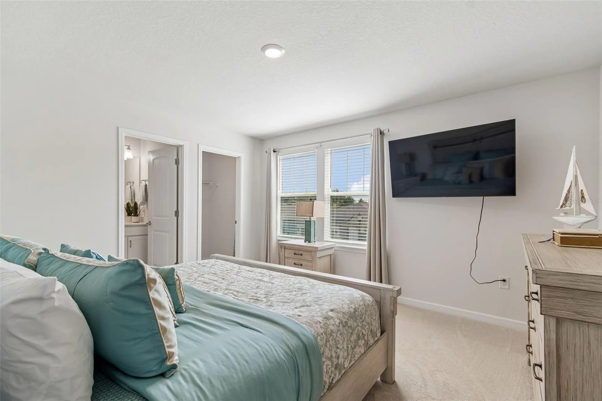 6390 Bradford Woods Drive Zephyrhills FL 33542