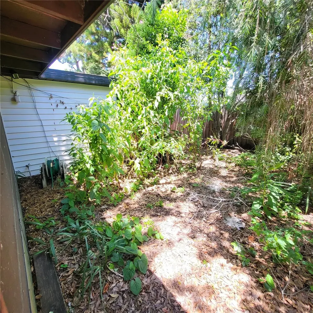 5107 Cresthill Drive Tampa FL 33615