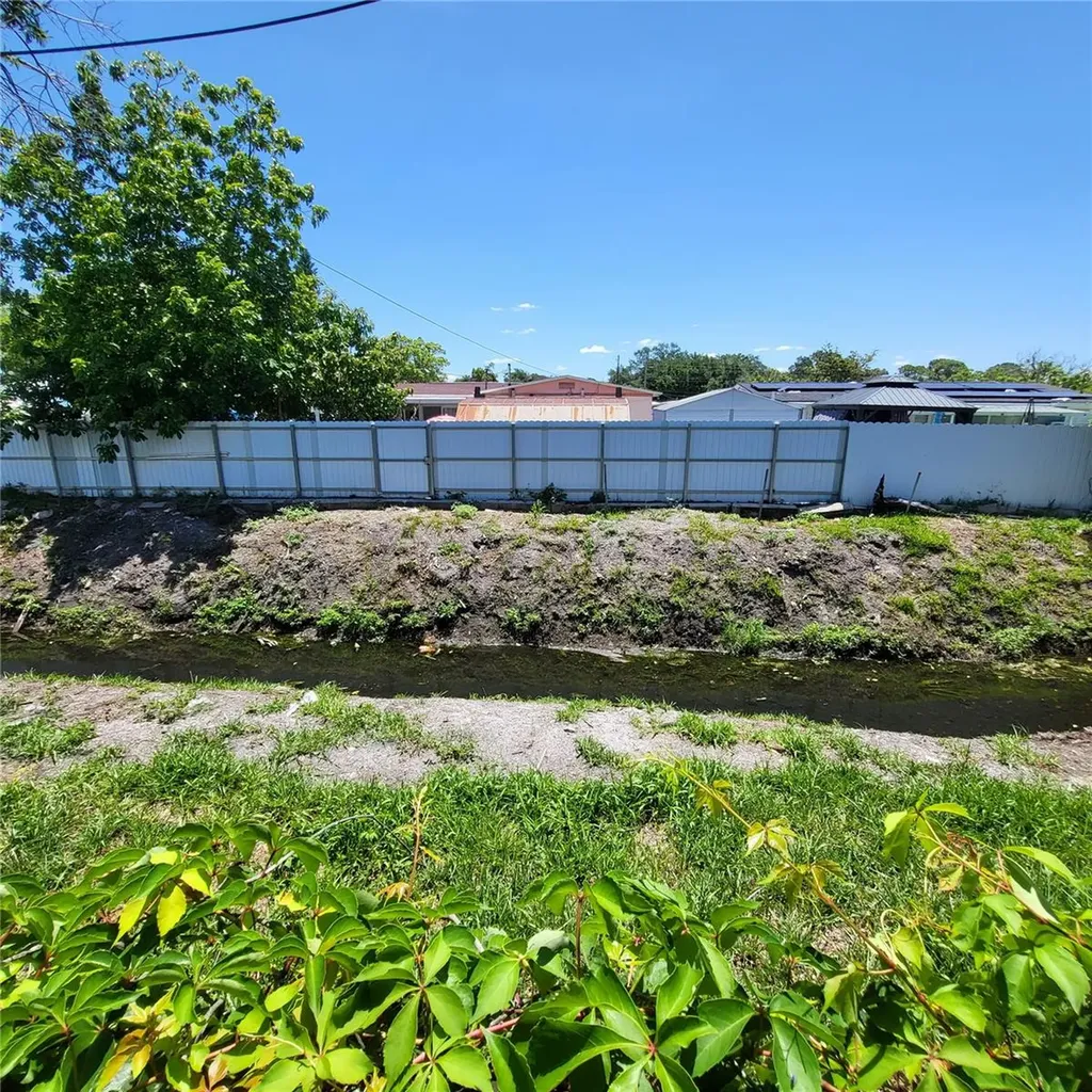 5107 Cresthill Drive Tampa FL 33615
