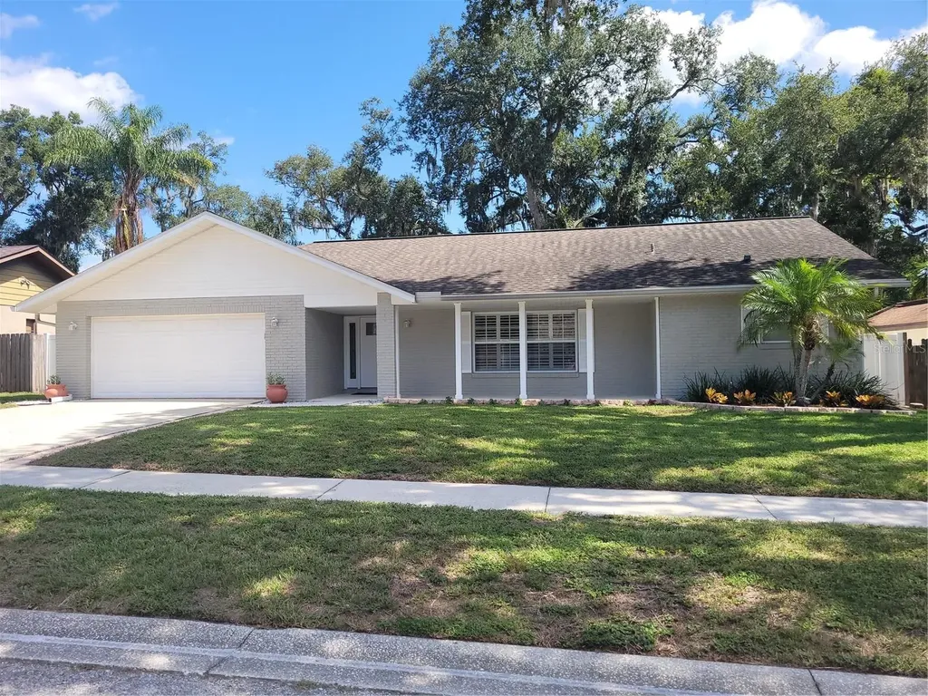 1104 Riflecrest Avenue Valrico FL 33594