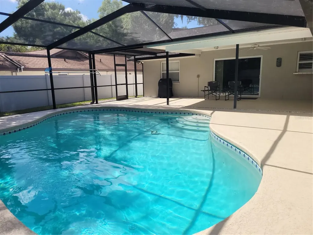 1104 Riflecrest Avenue Valrico FL 33594